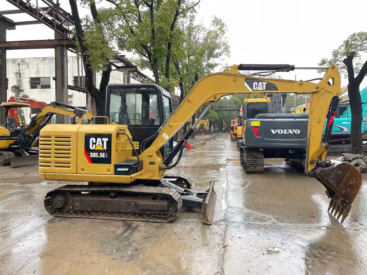 CAT 305.5E Mini excavator Click for Discount - Minigrävmaskin: bild 1 CAT 305.5E Mini excavator Click for Discount - Minigrävmaskin: bild 1