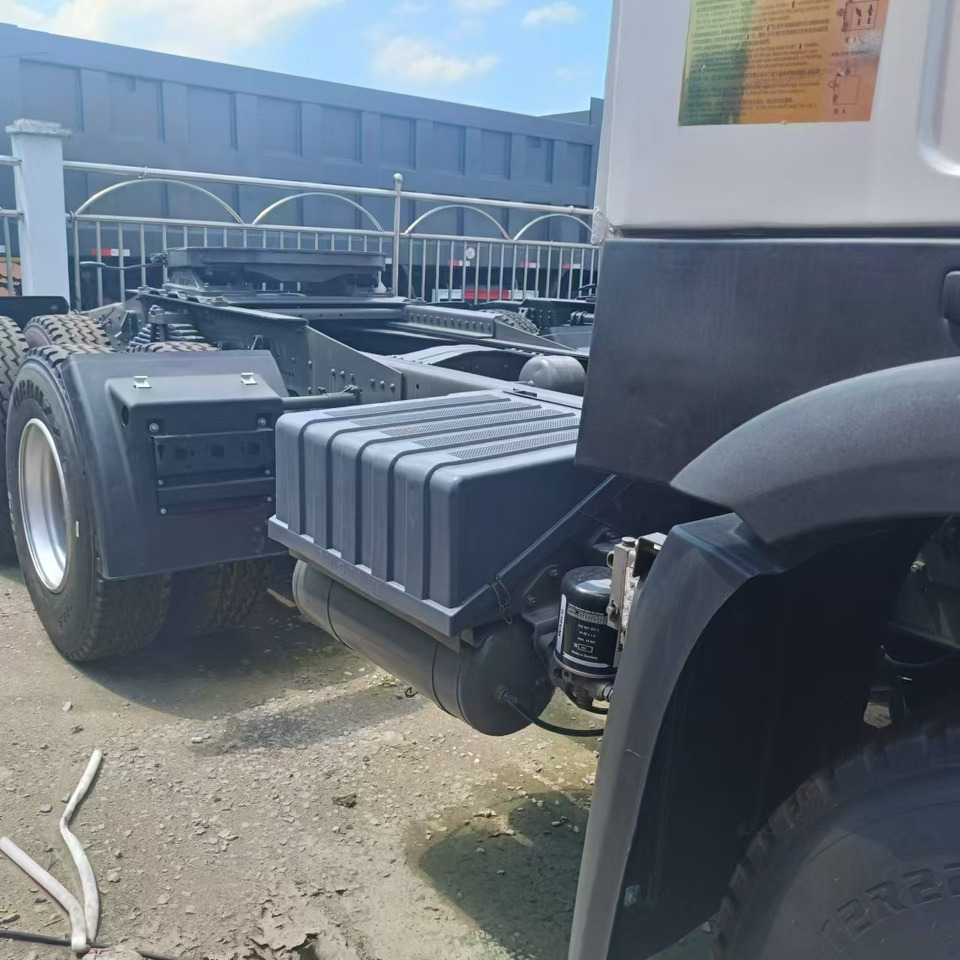 Dragbil SINOTRUK HOWO Tractor Unit Right-hand Click for discount: bild 6