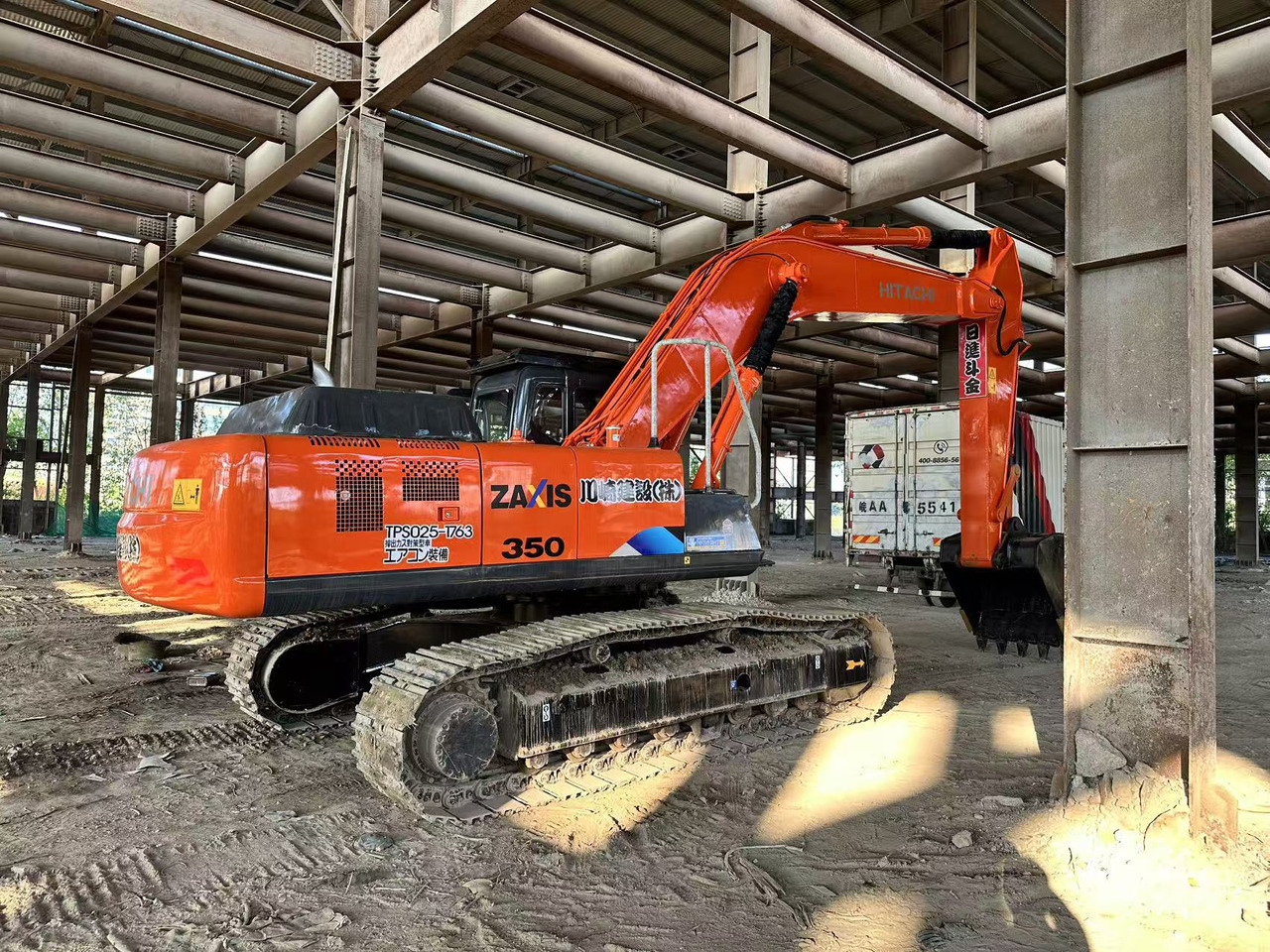 HITACHI ZX350 Excavator Click for Discount - Grävmaskin: bild 1 HITACHI ZX350 Excavator Click for Discount - Grävmaskin: bild 1