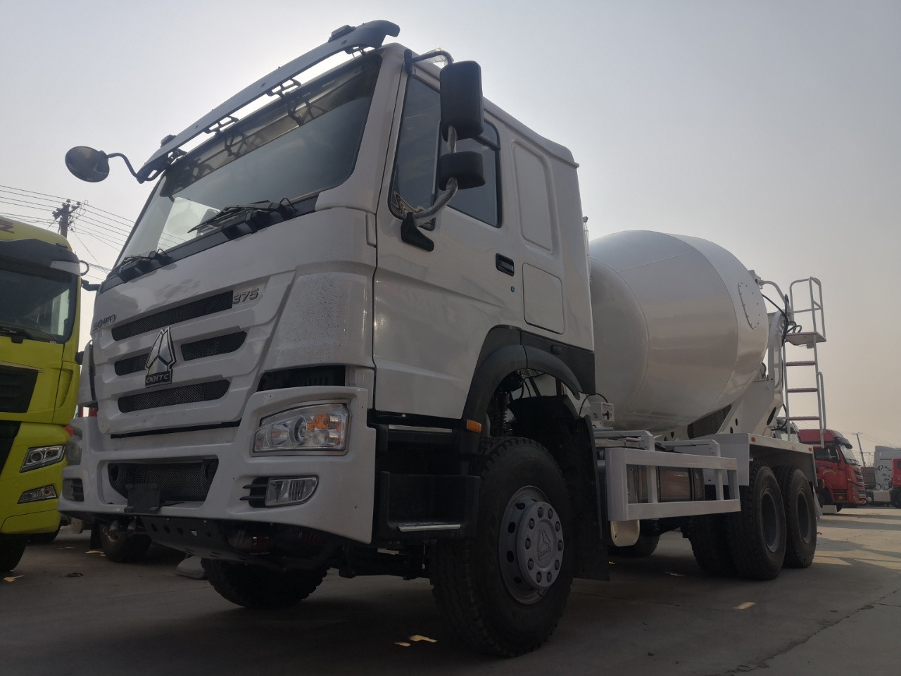 HOWO 10Cube Cement Mixer Truck 6*4 Click Here for Discount - Betongbil: bild 4 HOWO 10Cube Cement Mixer Truck 6*4 Click Here for Discount - Betongbil: bild 4
