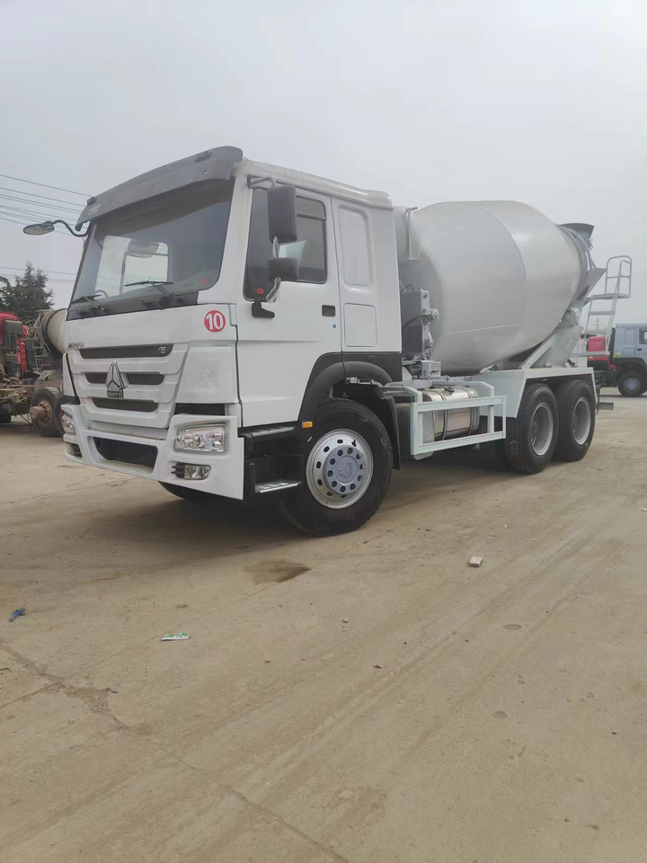 HOWO 375 Cement Mixer Truck 6*4 - Betongbil: bild 1 HOWO 375 Cement Mixer Truck 6*4 - Betongbil: bild 1