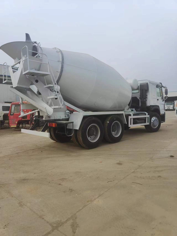 HOWO 375 Cement Mixer Truck 6*4 - Betongbil: bild 5 HOWO 375 Cement Mixer Truck 6*4 - Betongbil: bild 5