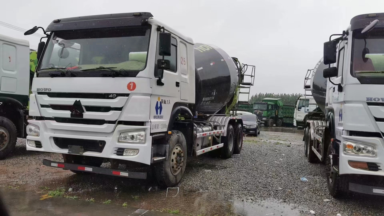 HOWO 6*4 Cement Mixer Truck - Betongbil: bild 5 HOWO 6*4 Cement Mixer Truck - Betongbil: bild 5