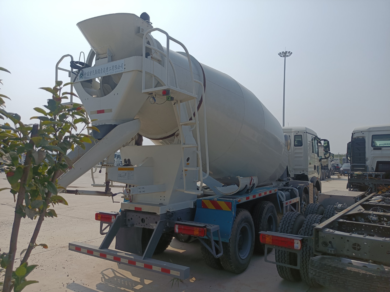 HOWO TX350 Cement Mixer Truck - Betongbil: bild 5 HOWO TX350 Cement Mixer Truck - Betongbil: bild 5