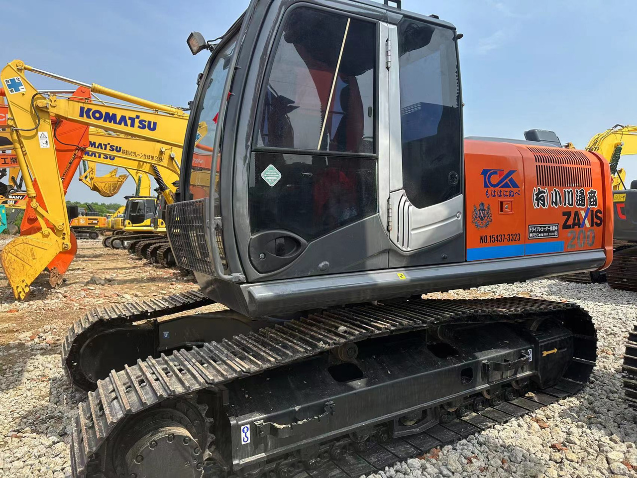 Hitachi ZX200 Excavator Click for Discount - Grävmaskin: bild 3 Hitachi ZX200 Excavator Click for Discount - Grävmaskin: bild 3