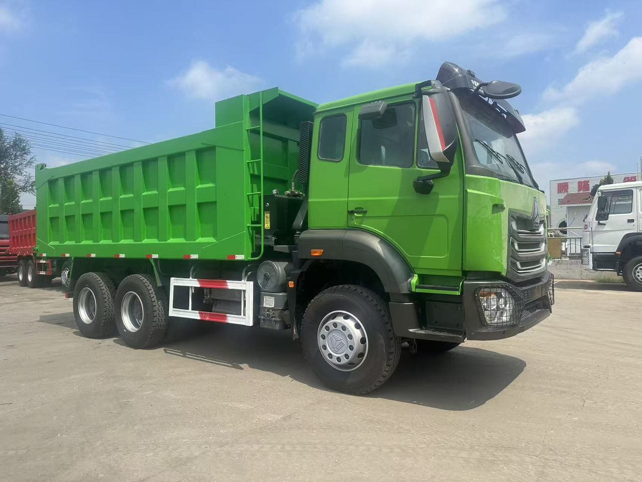 SINOTRUK HOWO 6x4 Dump Truck Click for Discount - Tippbil lastbil: bild 3 SINOTRUK HOWO 6x4 Dump Truck Click for Discount - Tippbil lastbil: bild 3