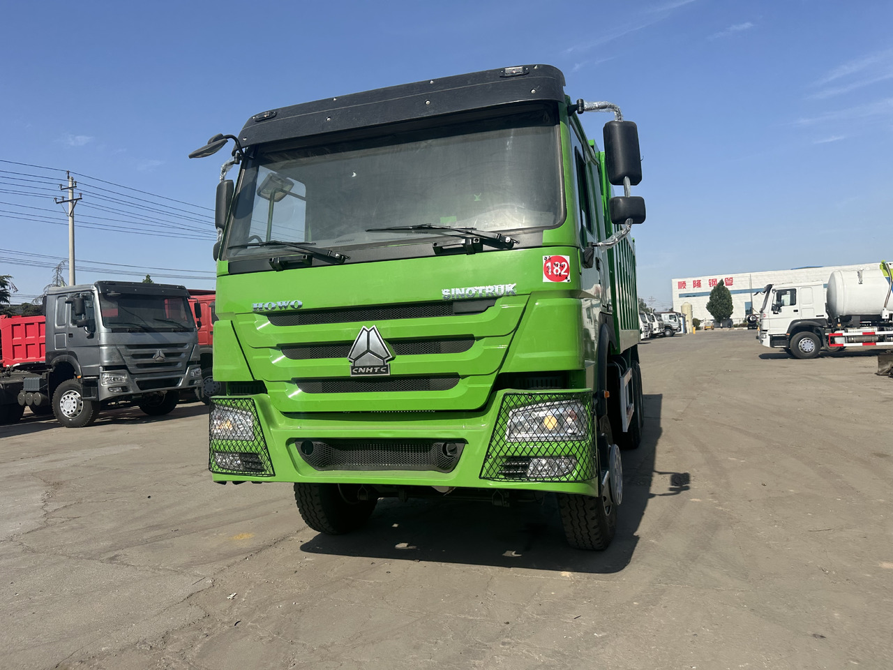 Sinotruck 6x4 HOWO Dump Truck Clcik for Discount - Tippbil lastbil: bild 1 Sinotruck 6x4 HOWO Dump Truck Clcik for Discount - Tippbil lastbil: bild 1