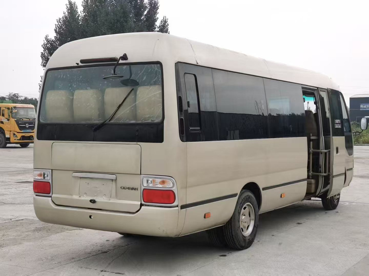 TOYOTA Coaster Mini Bus Good Conditon Automatic Doors Negotiable - Minibuss, Persontransport: bild 3 TOYOTA Coaster Mini Bus Good Conditon Automatic Doors Negotiable - Minibuss, Persontransport: bild 3