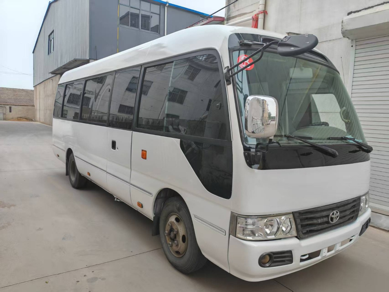 TOYOTA Mini Bus 27 Seats Low Km Click for Discount - Turistbuss: bild 2 TOYOTA Mini Bus 27 Seats Low Km Click for Discount - Turistbuss: bild 2