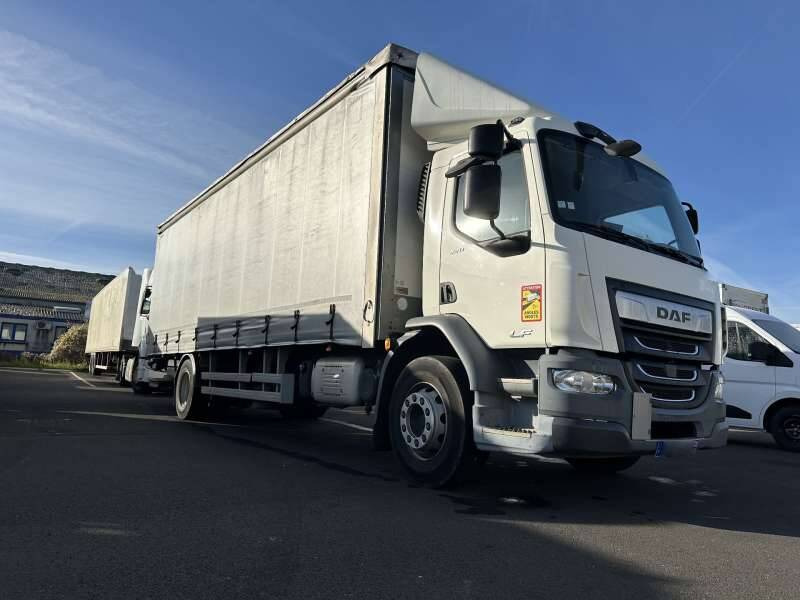 Camion Porteur 19 TONNES 280 CV HAYON 2 PORTES AR - Kapellbil: bild 1 Camion Porteur 19 TONNES 280 CV HAYON 2 PORTES AR - Kapellbil: bild 1