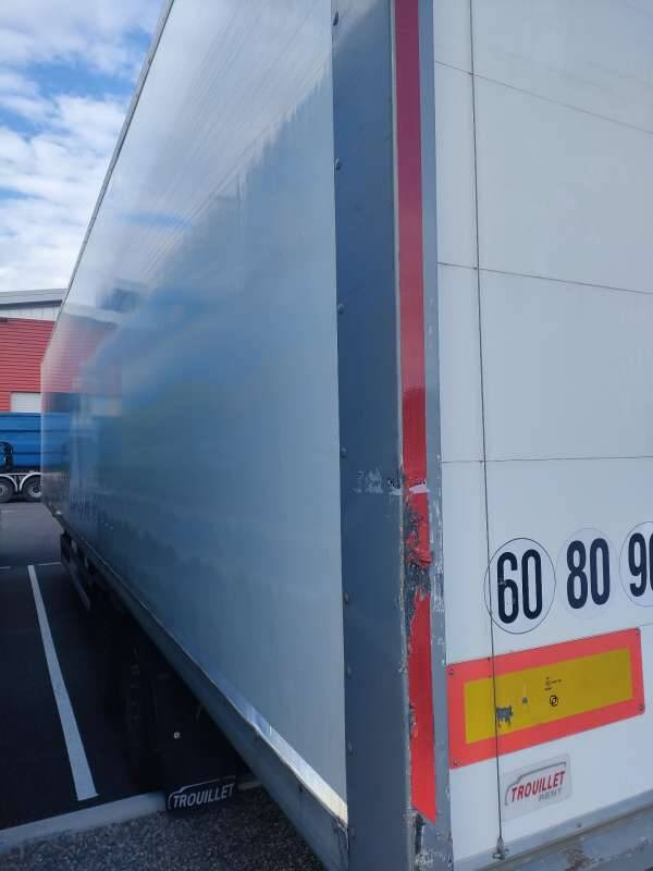 Semi-remorque 2 Essieux 27 TONNES PORTE RELEVANTE - Skåp semitrailer: bild 2 Semi-remorque 2 Essieux 27 TONNES PORTE RELEVANTE - Skåp semitrailer: bild 2
