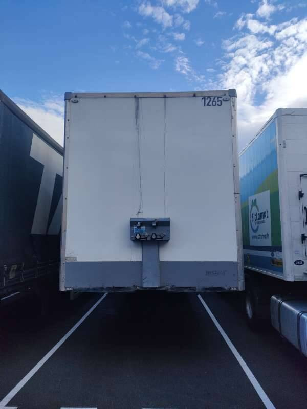 Semi-remorque 2 Essieux 27 TONNES PORTE RELEVANTE - Skåp semitrailer: bild 1 Semi-remorque 2 Essieux 27 TONNES PORTE RELEVANTE - Skåp semitrailer: bild 1