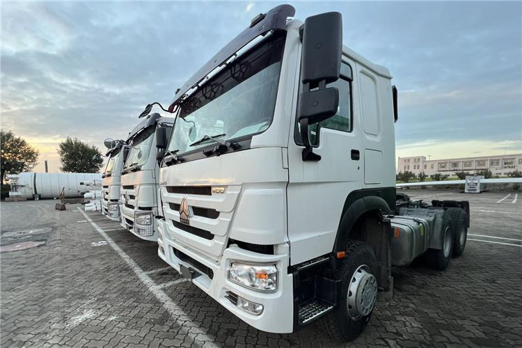 SINOTRUK Howo Truck Price - 400hp 10 Wheeler for Sale In Cameroon - Dragbil: bild 1 SINOTRUK Howo Truck Price - 400hp 10 Wheeler for Sale In Cameroon - Dragbil: bild 1