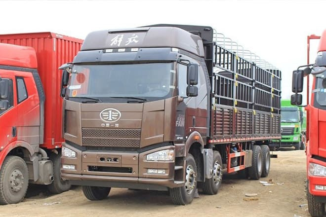 FAW FAW J6P Livestock Truck for Sale in Uganda - Djurtransport lastbil: bild 1 FAW FAW J6P Livestock Truck for Sale in Uganda - Djurtransport lastbil: bild 1