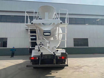 SINOTRUK Cement Mixer Truck for Sale in Zambia - Betongbil: bild 4 SINOTRUK Cement Mixer Truck for Sale in Zambia - Betongbil: bild 4