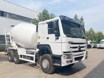 SINOTRUK Cement Mixer Truck for Sale in Zambia - Betongbil: bild 2 SINOTRUK Cement Mixer Truck for Sale in Zambia - Betongbil: bild 2