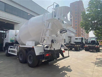 SINOTRUK Cement Mixer Truck for Sale in Zambia - Betongbil: bild 3 SINOTRUK Cement Mixer Truck for Sale in Zambia - Betongbil: bild 3