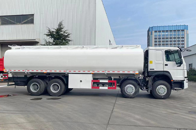 SINOTRUK Howo 371 Petrol Tank Truck Price for Sale in Saudi Arabia - Tankbil: bild 4 SINOTRUK Howo 371 Petrol Tank Truck Price for Sale in Saudi Arabia - Tankbil: bild 4
