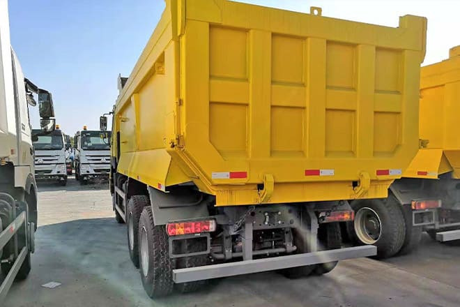 SINOTRUK Howo 400 10 Wheeler Dump Truck for Sale Price in Sierra Leone - Tippbil lastbil: bild 3 SINOTRUK Howo 400 10 Wheeler Dump Truck for Sale Price in Sierra Leone - Tippbil lastbil: bild 3
