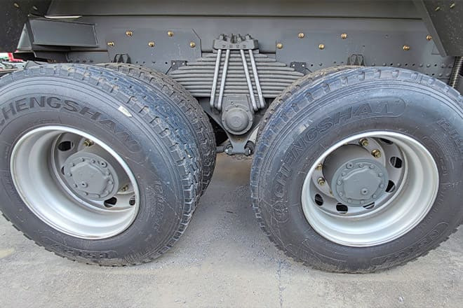 SINOTRUK Howo 400 10 Wheeler Tipper Truck for Sale in Côte d'Ivoire - Tippbil lastbil: bild 5 SINOTRUK Howo 400 10 Wheeler Tipper Truck for Sale in Côte d'Ivoire - Tippbil lastbil: bild 5