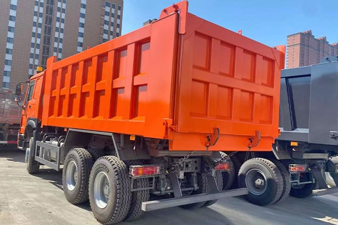 SINOTRUK Sinotruk Howo 336 6X4 Tipper for Sale in Ghana - Tippbil lastbil: bild 2 SINOTRUK Sinotruk Howo 336 6X4 Tipper for Sale in Ghana - Tippbil lastbil: bild 2