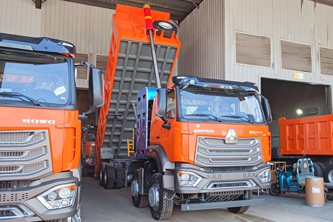 SINOTRUK Sinotruk Howo 8x4 Tipper Trucks for Sale in Ghana - Tippbil lastbil: bild 1 SINOTRUK Sinotruk Howo 8x4 Tipper Trucks for Sale in Ghana - Tippbil lastbil: bild 1