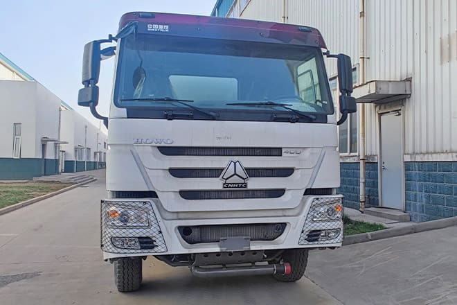 SINOTRUK Sinotruk Howo Fuel Tanker Truck Price for Sale in Ghana - Tankbil: bild 3 SINOTRUK Sinotruk Howo Fuel Tanker Truck Price for Sale in Ghana - Tankbil: bild 3