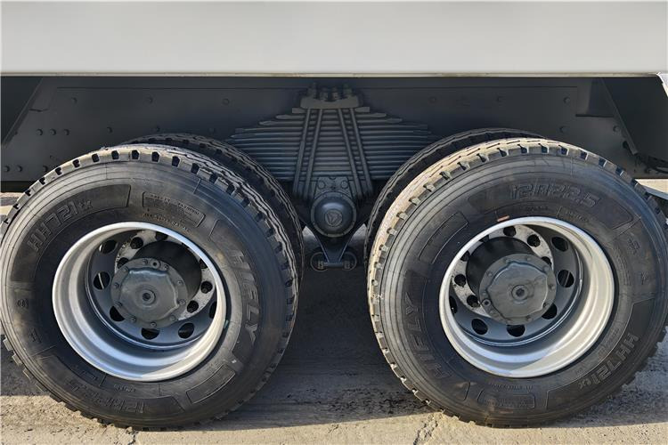 SINOTRUK Used Howo 371 Dump Truck 8x4 for Sale In Ghana - Tippbil lastbil: bild 5 SINOTRUK Used Howo 371 Dump Truck 8x4 for Sale In Ghana - Tippbil lastbil: bild 5