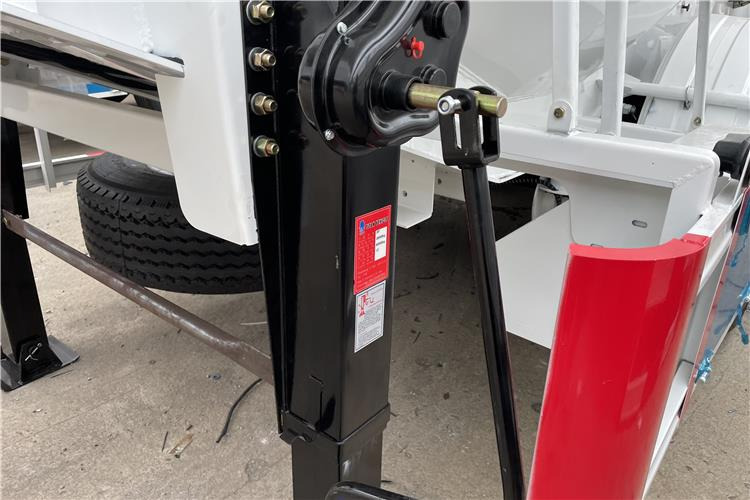 TITAN 3 Axle 30CBM Cement Tanker Trailer with Air Suspension In Saudi Arabia - Bulktrailer: bild 5 TITAN 3 Axle 30CBM Cement Tanker Trailer with Air Suspension In Saudi Arabia - Bulktrailer: bild 5