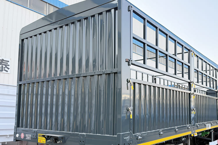 TITAN Fence Semi Trailer for Sale in Kenya - Djurtransport semitrailer: bild 4 TITAN Fence Semi Trailer for Sale in Kenya - Djurtransport semitrailer: bild 4