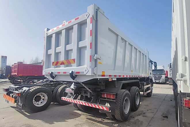 TITAN Howo 6x4 10 Wheel Tipper Truck for Sale in Zambia - Tippbil lastbil: bild 3 TITAN Howo 6x4 10 Wheel Tipper Truck for Sale in Zambia - Tippbil lastbil: bild 3