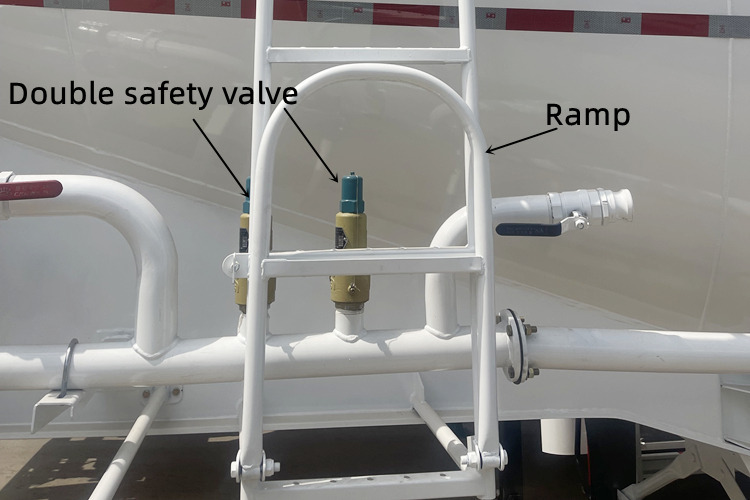 TITAN Powder Tanker for Sale in Nigeria - Bulktrailer: bild 4 TITAN Powder Tanker for Sale in Nigeria - Bulktrailer: bild 4