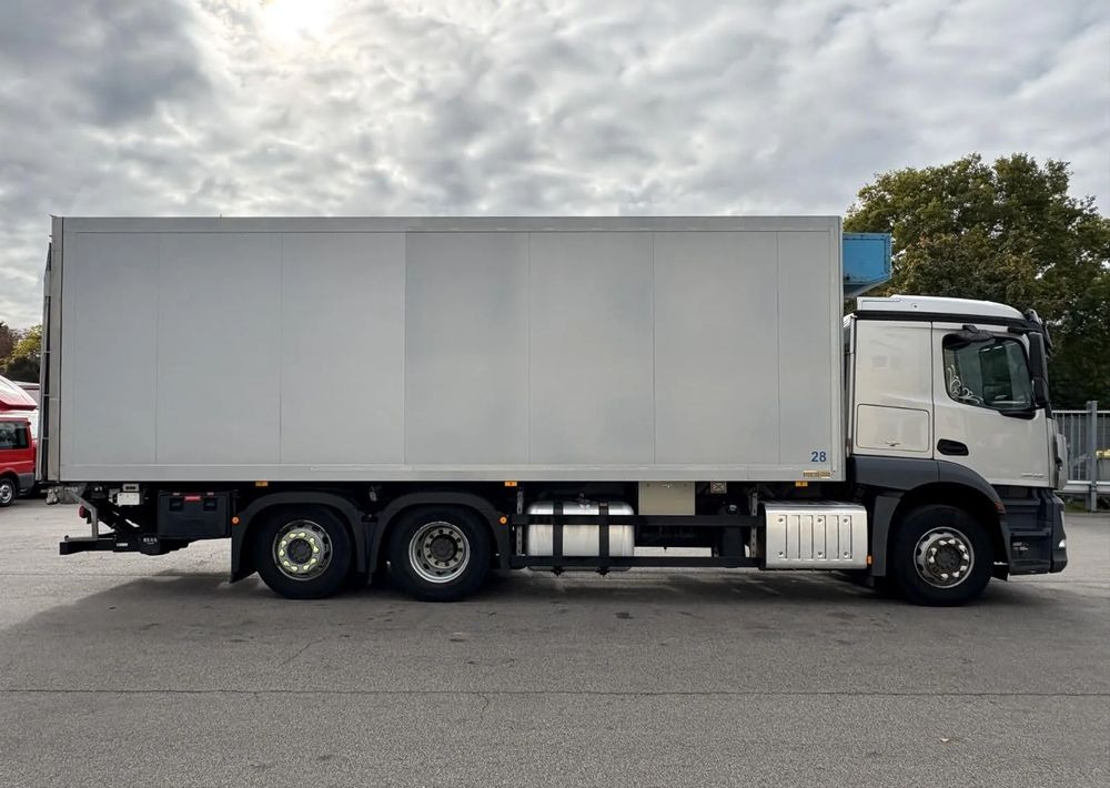 Mercedes-Benz Actros 2543 6x2 chłodnia izoterma 18 palet oś skrętna - Kylbil lastbil: bild 4 Mercedes-Benz Actros 2543 6x2 chłodnia izoterma 18 palet oś skrętna - Kylbil lastbil: bild 4