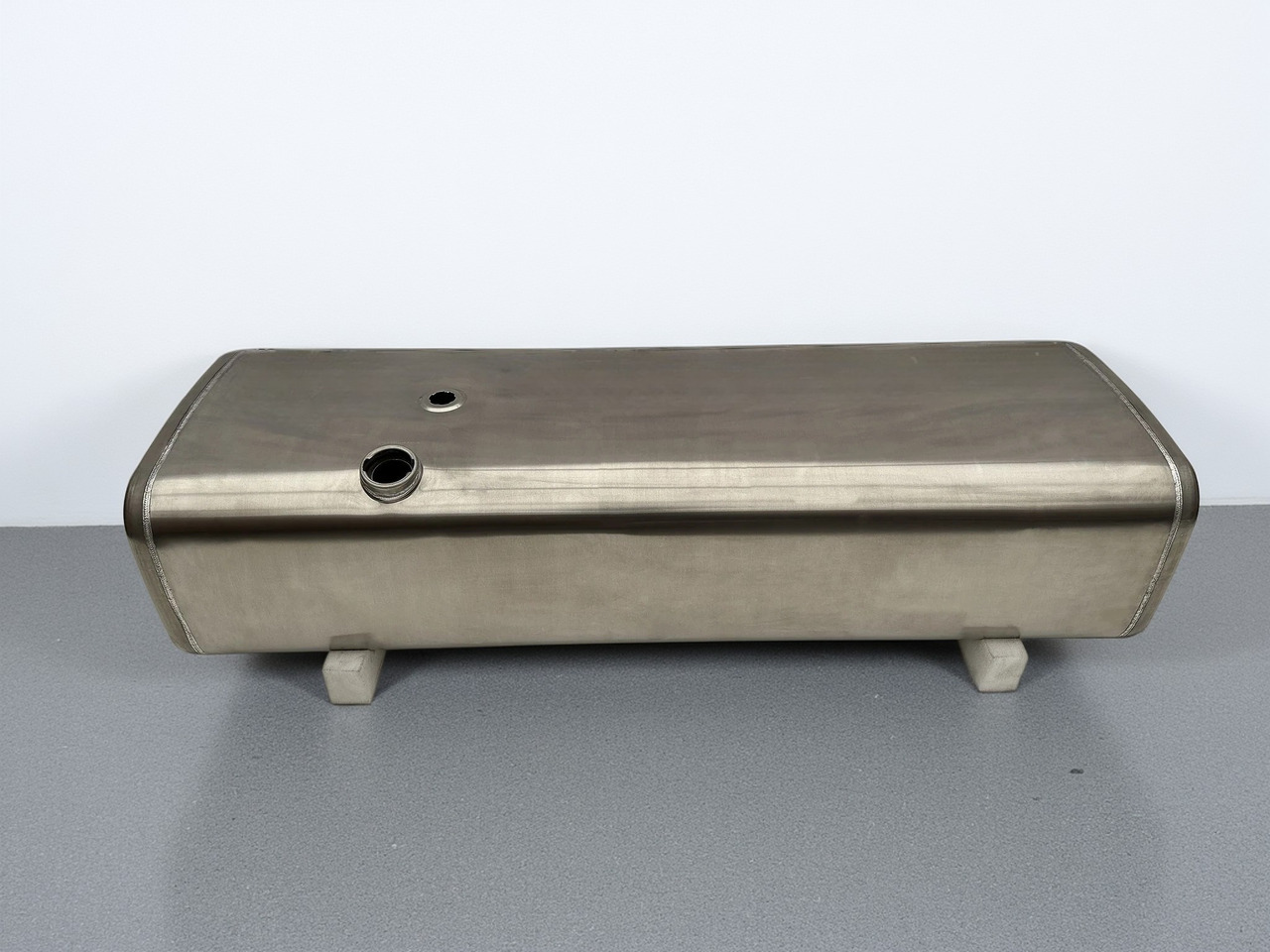 IVECO - Bränsletank: bild 1 IVECO - Bränsletank: bild 1