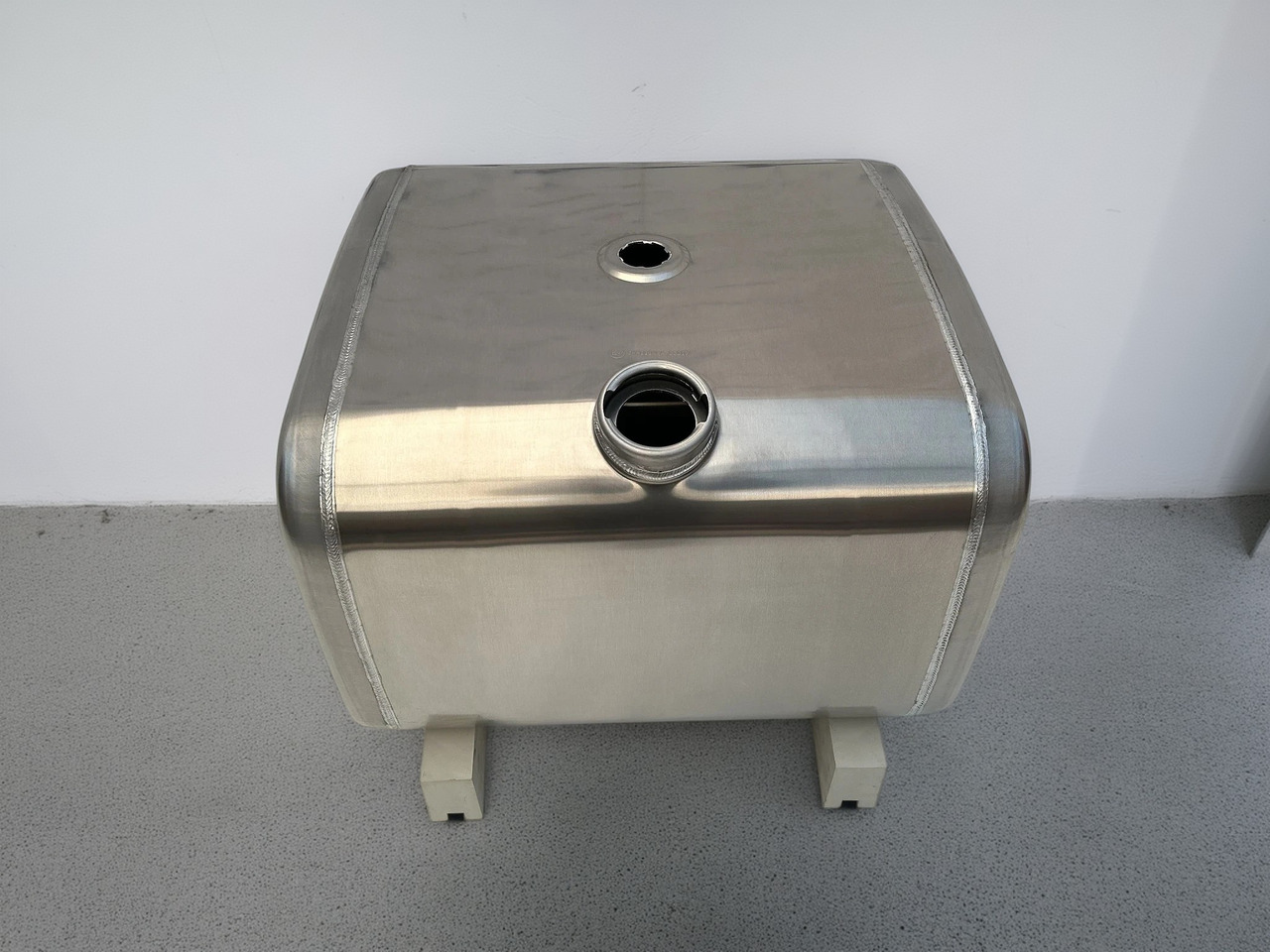 IVECO - Bränsletank: bild 1 IVECO - Bränsletank: bild 1