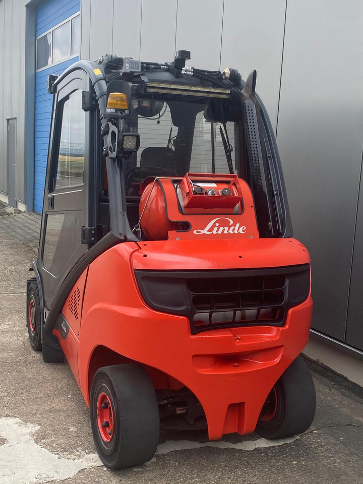 Linde Linde H 25 T - 6-372 h - Seitenschieber - - Gasoltruck: bild 3 Linde Linde H 25 T - 6-372 h - Seitenschieber - - Gasoltruck: bild 3