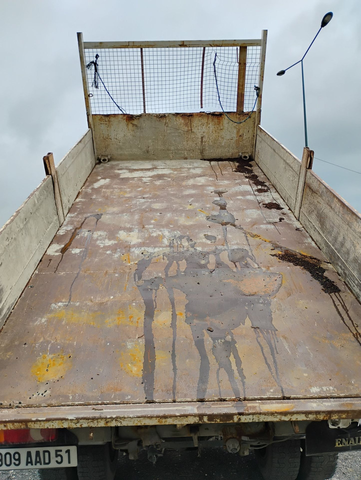 Renault Midlum 909AAD51- Disponible à compter du 19 /11/2025. Camion benne 13T-Moteur remplacé en 2021 ( environ 120 000km). Usure importante de la benne, oxydation de fer globale apparente - Norme Eu - Tippbil lastbil: bild 2 Renault Midlum 909AAD51- Disponible à compter du 19 /11/2025. Camion benne 13T-Moteur remplacé en 2021 ( environ 120 000km). Usure importante de la benne, oxydation de fer globale apparente - Norme Eu - Tippbil lastbil: bild 2