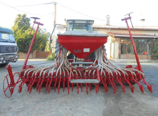 Kverneland DAS + Kverneland herse rotative - Kombisåmaskin: bild 2 Kverneland DAS + Kverneland herse rotative - Kombisåmaskin: bild 2