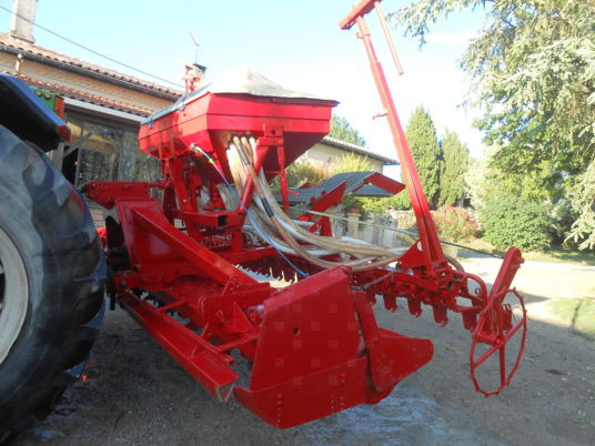 Kverneland DAS + Kverneland herse rotative - Kombisåmaskin: bild 4 Kverneland DAS + Kverneland herse rotative - Kombisåmaskin: bild 4