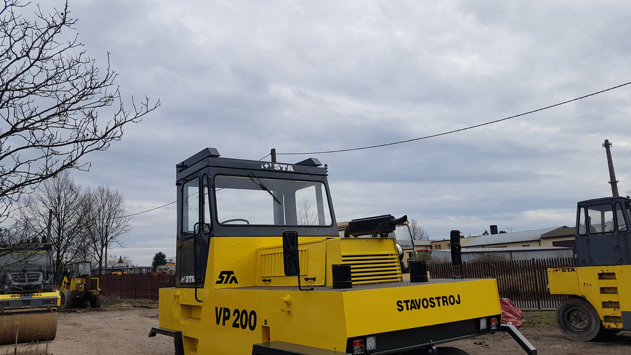 Stavostroj Remasz VP200 - Gummihjulsvält: bild 1 Stavostroj Remasz VP200 - Gummihjulsvält: bild 1