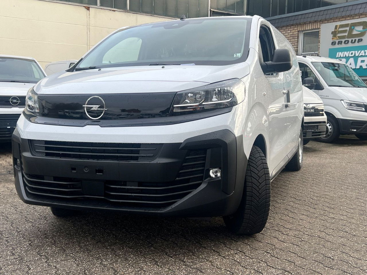 Opel Vivaro Cargo L2 H1 120 PS Allwetter AHK Rückfahr - Skåpbil: bild 5 Opel Vivaro Cargo L2 H1 120 PS Allwetter AHK Rückfahr - Skåpbil: bild 5