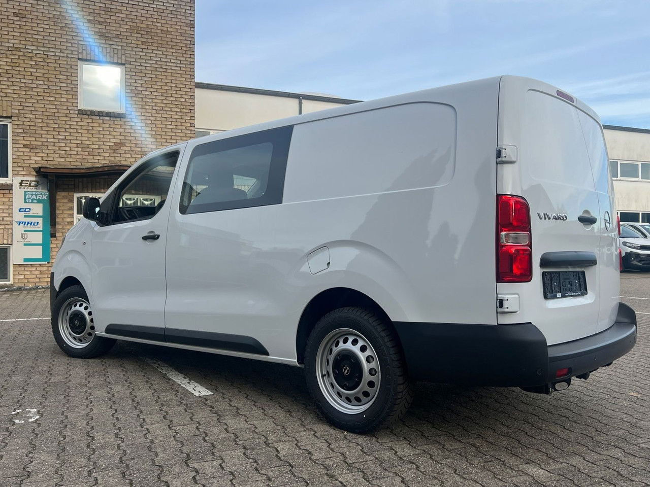 Opel Vivaro Flex L3 6 Sitze Allwetter AHK Rückfahrka - Små skåpbil: bild 4 Opel Vivaro Flex L3 6 Sitze Allwetter AHK Rückfahrka - Små skåpbil: bild 4