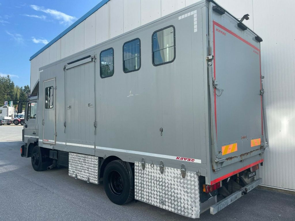 MAN 12.192 Pferdetransporter MAN 12.192 Pferdetransporter - Hästbuss: bild 4 MAN 12.192 Pferdetransporter MAN 12.192 Pferdetransporter - Hästbuss: bild 4