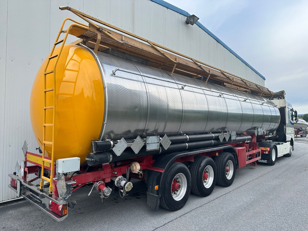 Schwarzmüller Chemi L4BH 42050L Lift BPW - Tanktrailer: bild 4 Schwarzmüller Chemi L4BH 42050L Lift BPW - Tanktrailer: bild 4