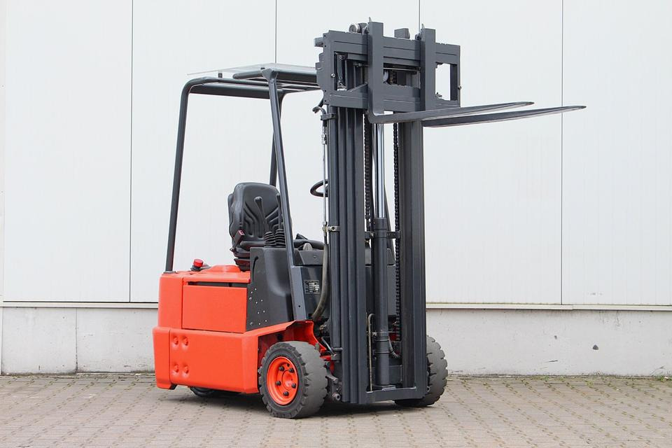 LINDE E15Z-02 Triplex 4,7m - Eltruck: bild 4 LINDE E15Z-02 Triplex 4,7m - Eltruck: bild 4