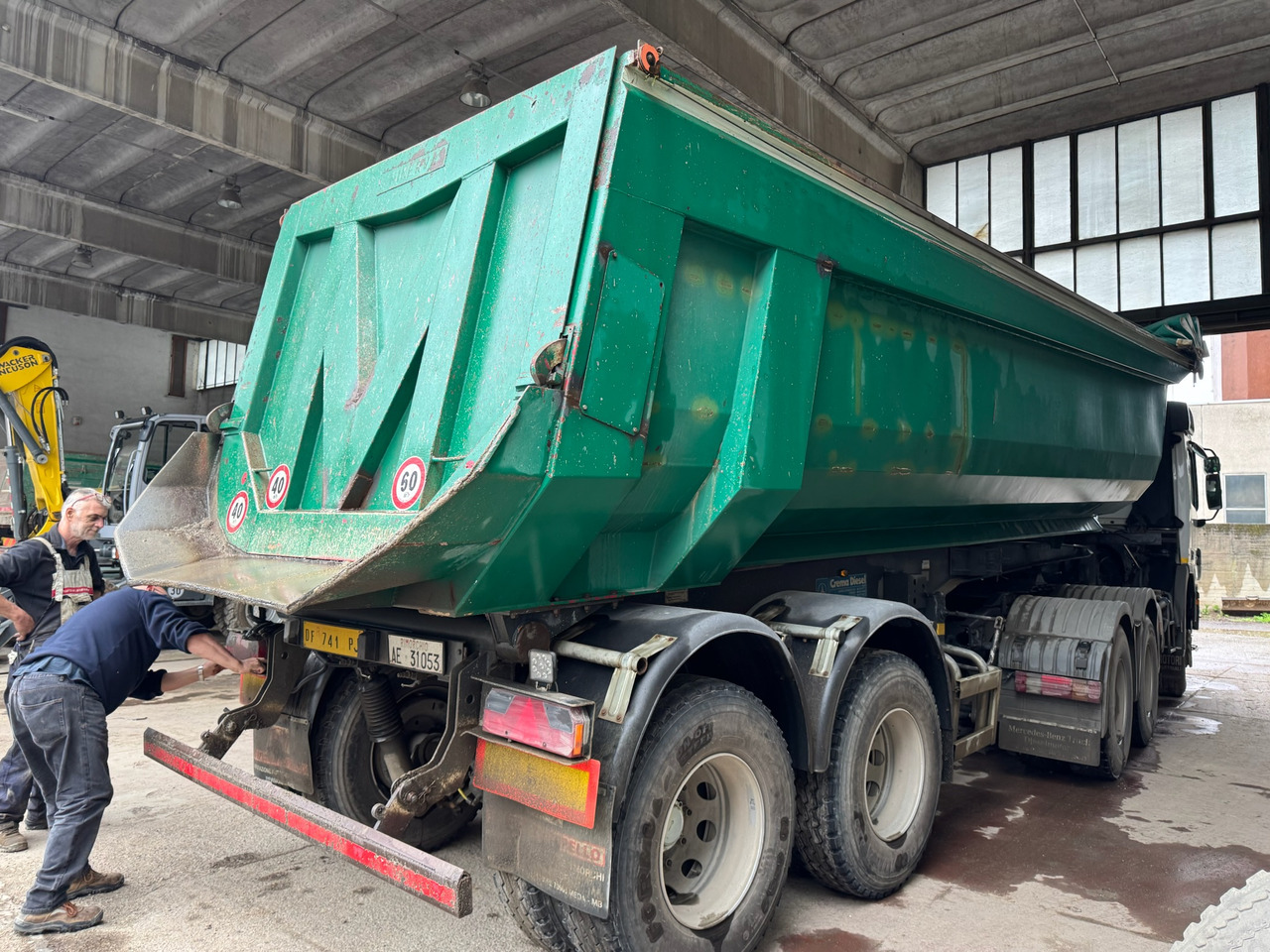 MINERVA Semirimorchio Ribaltabile Mezzo d'Opera - Tippbil semitrailer: bild 2 MINERVA Semirimorchio Ribaltabile Mezzo d'Opera - Tippbil semitrailer: bild 2