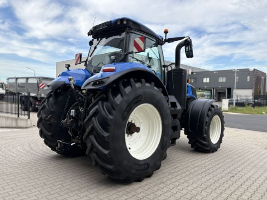 NEW HOLLAND New Holland T8.350 PLMi Genesis - Traktor: bild 3 NEW HOLLAND New Holland T8.350 PLMi Genesis - Traktor: bild 3