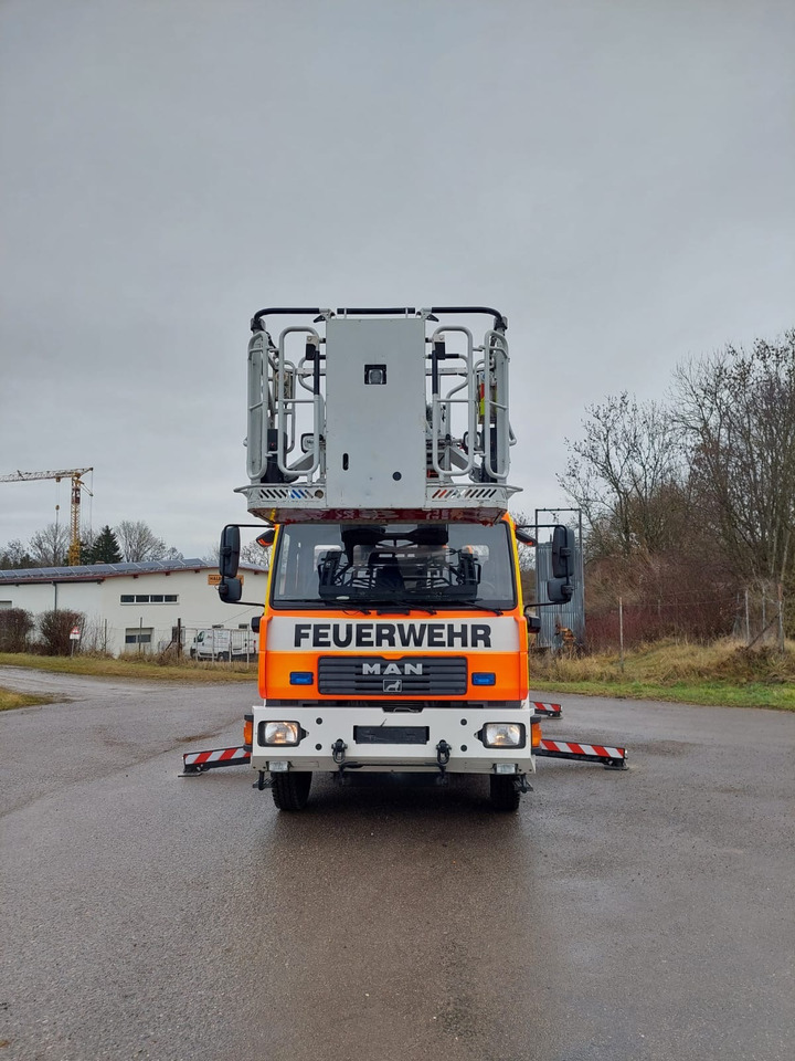 MAN L2000 14.284 4x2 / Iveco Magirus DLK 23-12 CS - Släck/ Räddningsvagn: bild 3 MAN L2000 14.284 4x2 / Iveco Magirus DLK 23-12 CS - Släck/ Räddningsvagn: bild 3