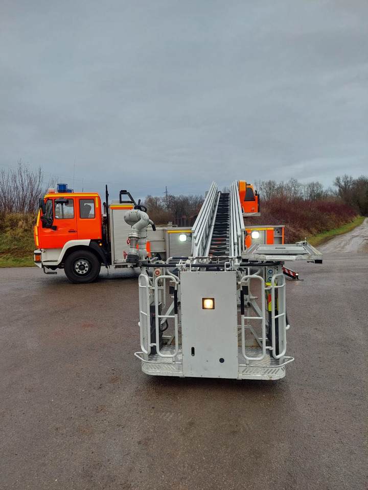 MAN L2000 14.284 4x2 / Iveco Magirus DLK 23-12 CS - Släck/ Räddningsvagn: bild 4 MAN L2000 14.284 4x2 / Iveco Magirus DLK 23-12 CS - Släck/ Räddningsvagn: bild 4