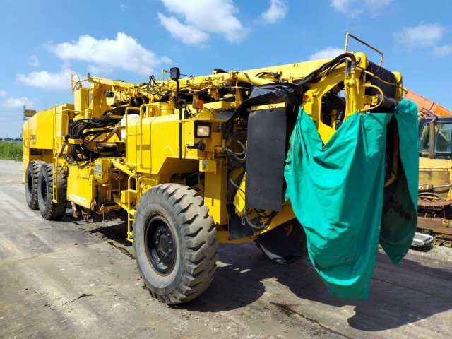 KOMATSU GC380F-2 - Asfaltfräs: bild 4 KOMATSU GC380F-2 - Asfaltfräs: bild 4